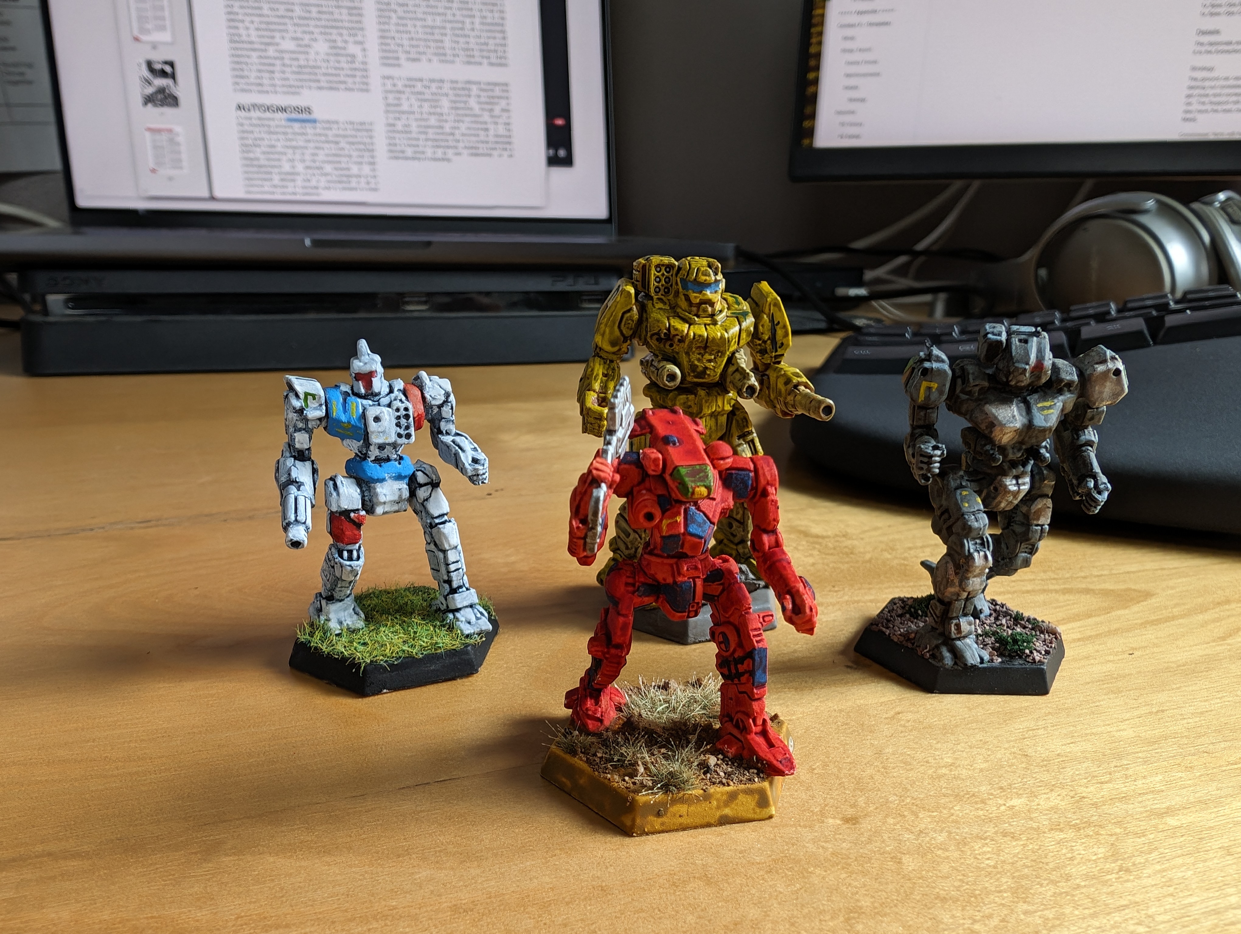 Blowin' stuff up! Blowin' stuff up! Look out its Gamma Squad! Painted PC Mechs